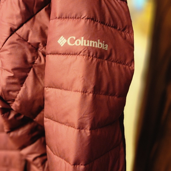 Burgundy Columbia Jacket - Picture 3 of 6